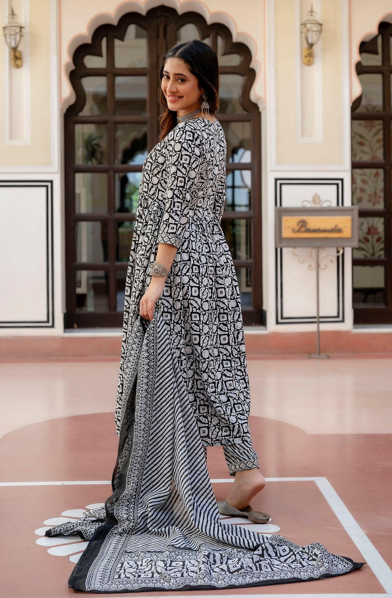 Black And White Printed Viscose Rayon Kurta, Pant And Dupatta Set - Bellastic