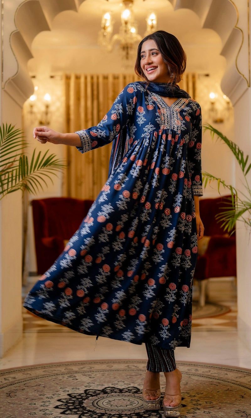 Women Blue Printed Viscose Rayon Kurta, Pant And Dupatta Set - Bellastic